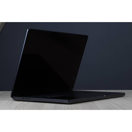 Újszerű MacBook Pro 16