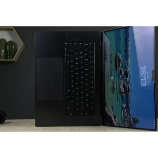Újszerű MacBook Pro 16