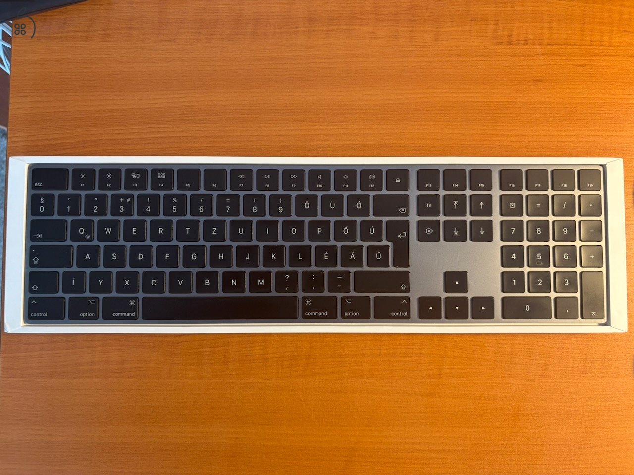  Magic Mouse 2, Magic Trackpad 2 és Magic Keyboard with Numeric Keypad (HU) – Space Gray
