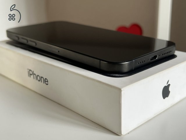Újszerű iPhone 15 Pro Max 256GB Black Titanium Független (86%)