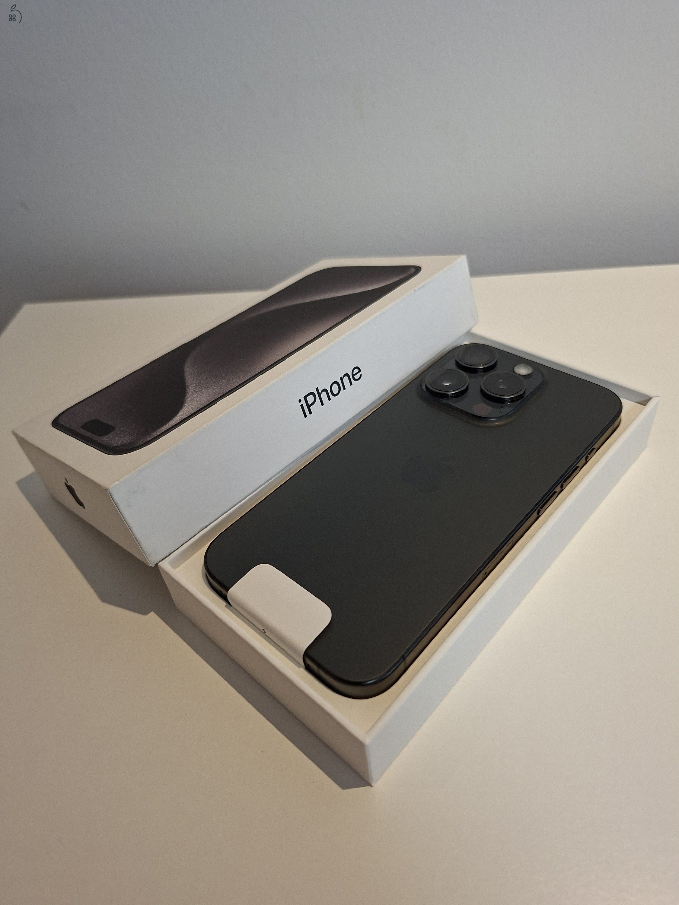 iPhone 15Pro Black Titanium 256GB – ÚJSZERŰ – 100% GYÁRI AKKSI!!!