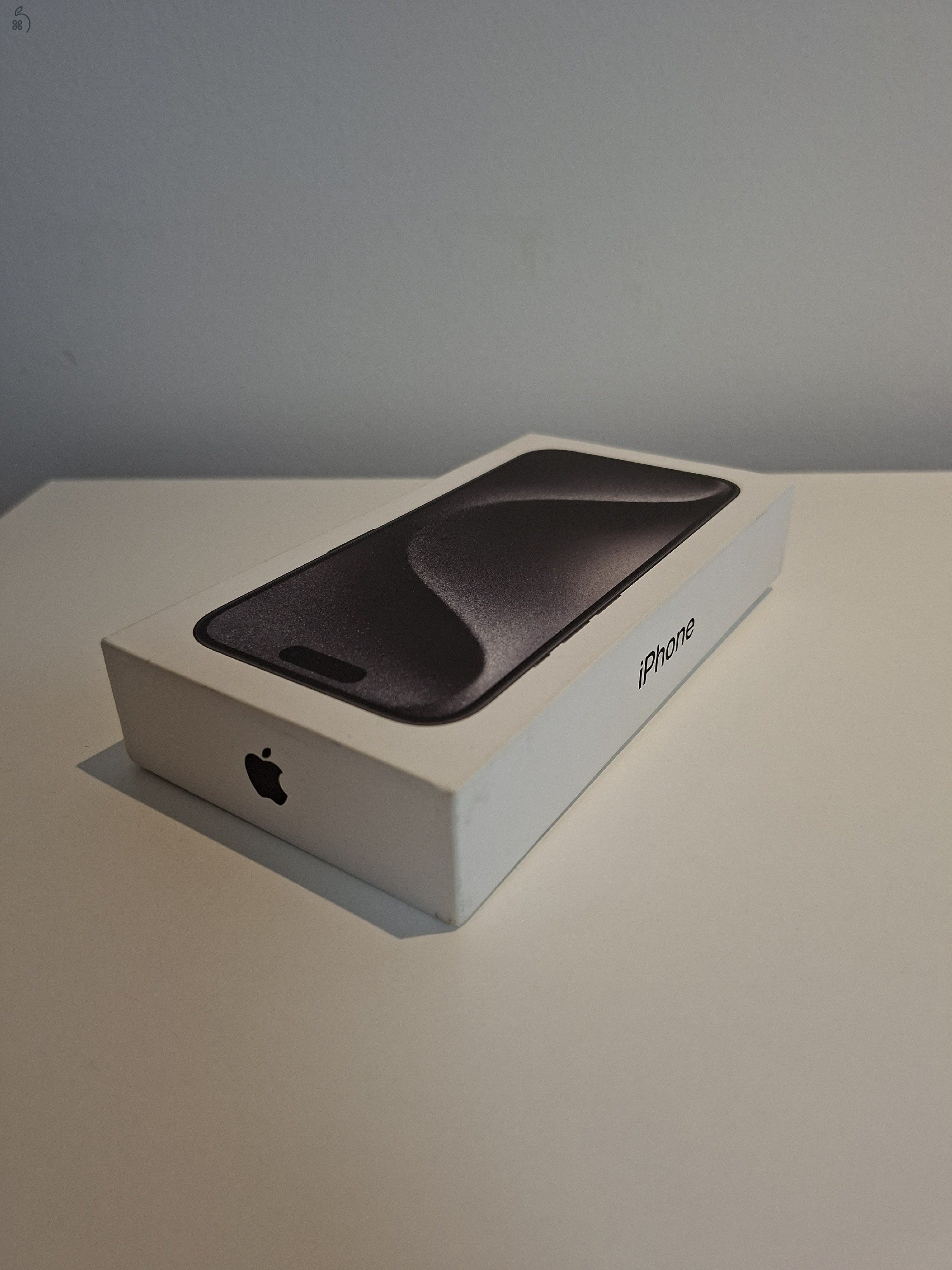 iPhone 15Pro Black Titanium 256GB – ÚJSZERŰ – 100% GYÁRI AKKSI!!!