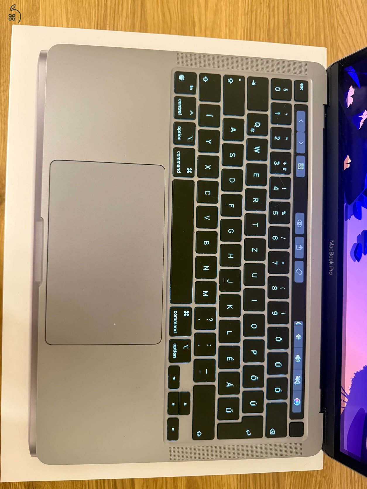 MacBook Pro 2020 M1 - 8GB/512GB - 94% akksi, 156 ciklus
