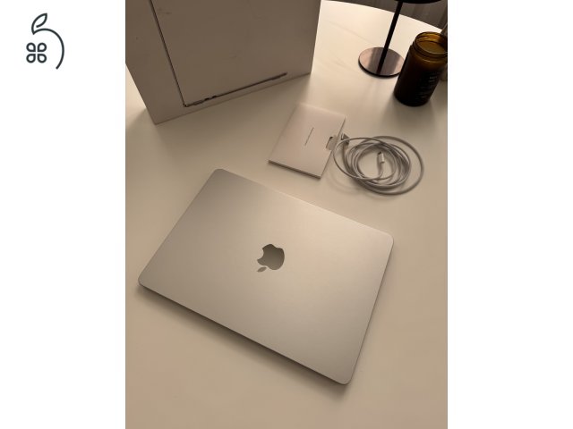 MacBook Air 13” M3 (16 GB RAM, 512 GB SSD), Silver