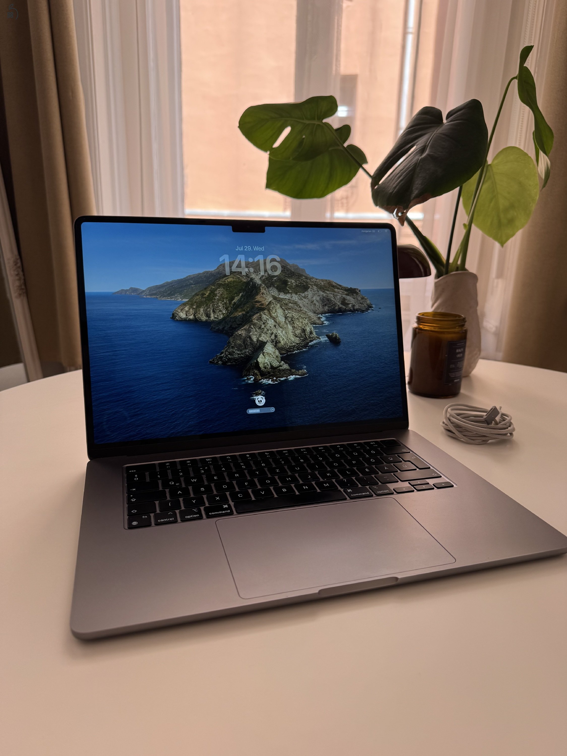 MacBook Air 15” (2023) – M2 chip, 256GB SSD, 8GB RAM