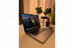 MacBook Air 15” (2023) – M2 chip, 256GB SSD, 8GB RAM