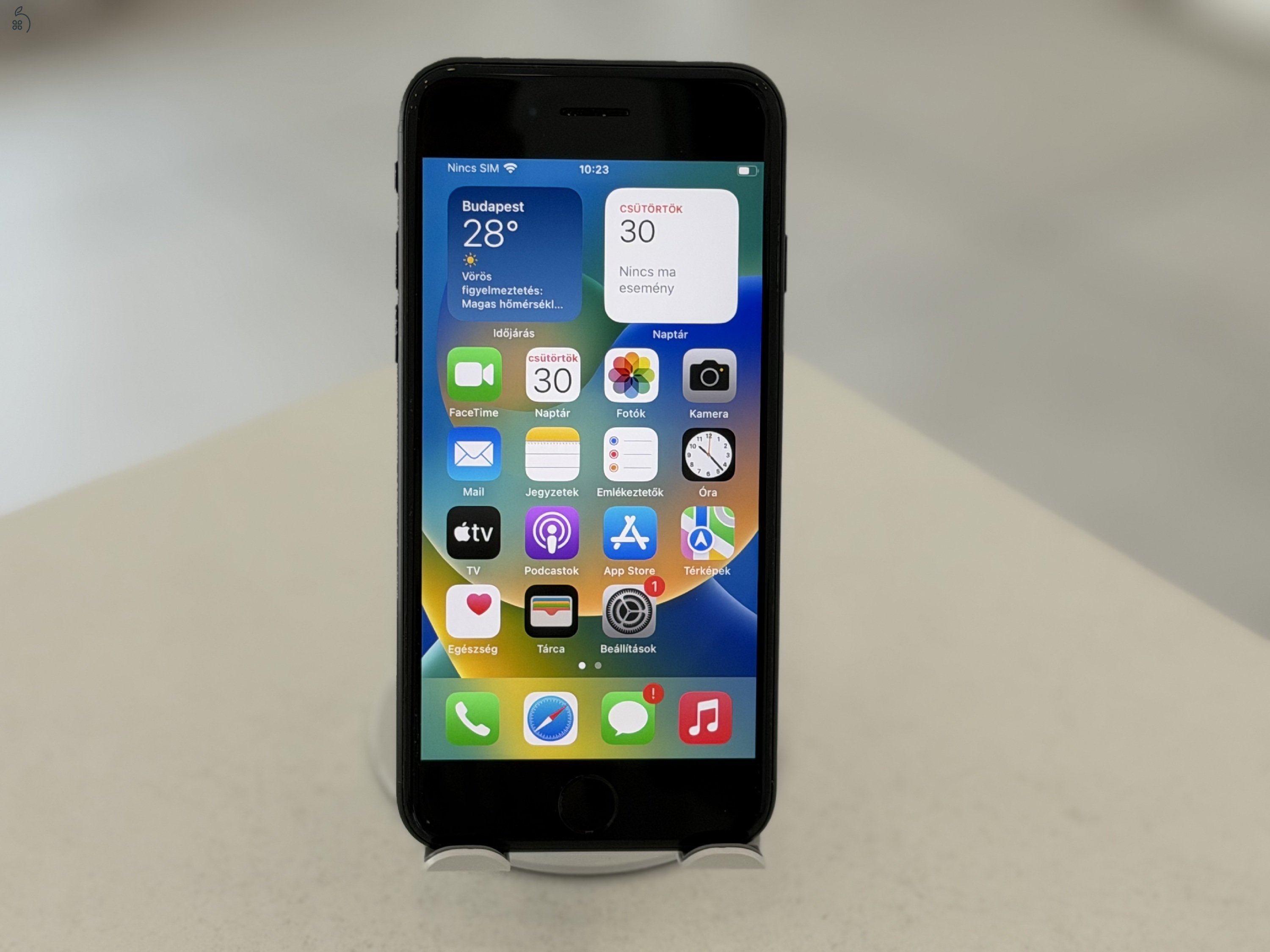 iPhone SE 2020 64GB Független Újszerű/1 hónap gar./Akku 84%/p4968