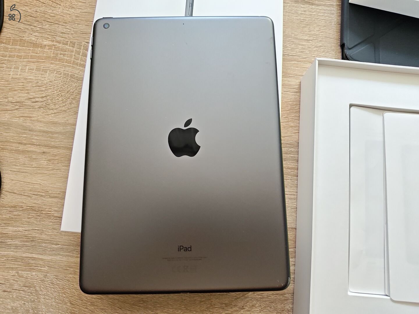 Eladó Apple iPad 9. generáció (2021) 256 GB Wi-Fi + Apple Pencil (1. generáció)