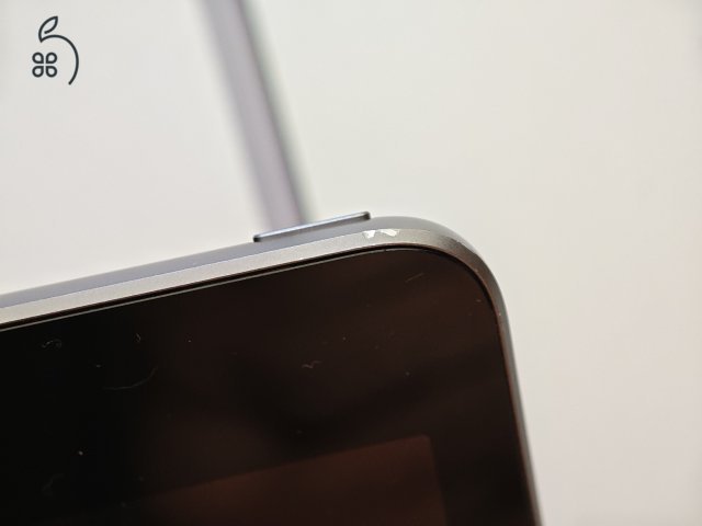Eladó Apple iPad 9. generáció (2021) 256 GB Wi-Fi + Apple Pencil (1. generáció)