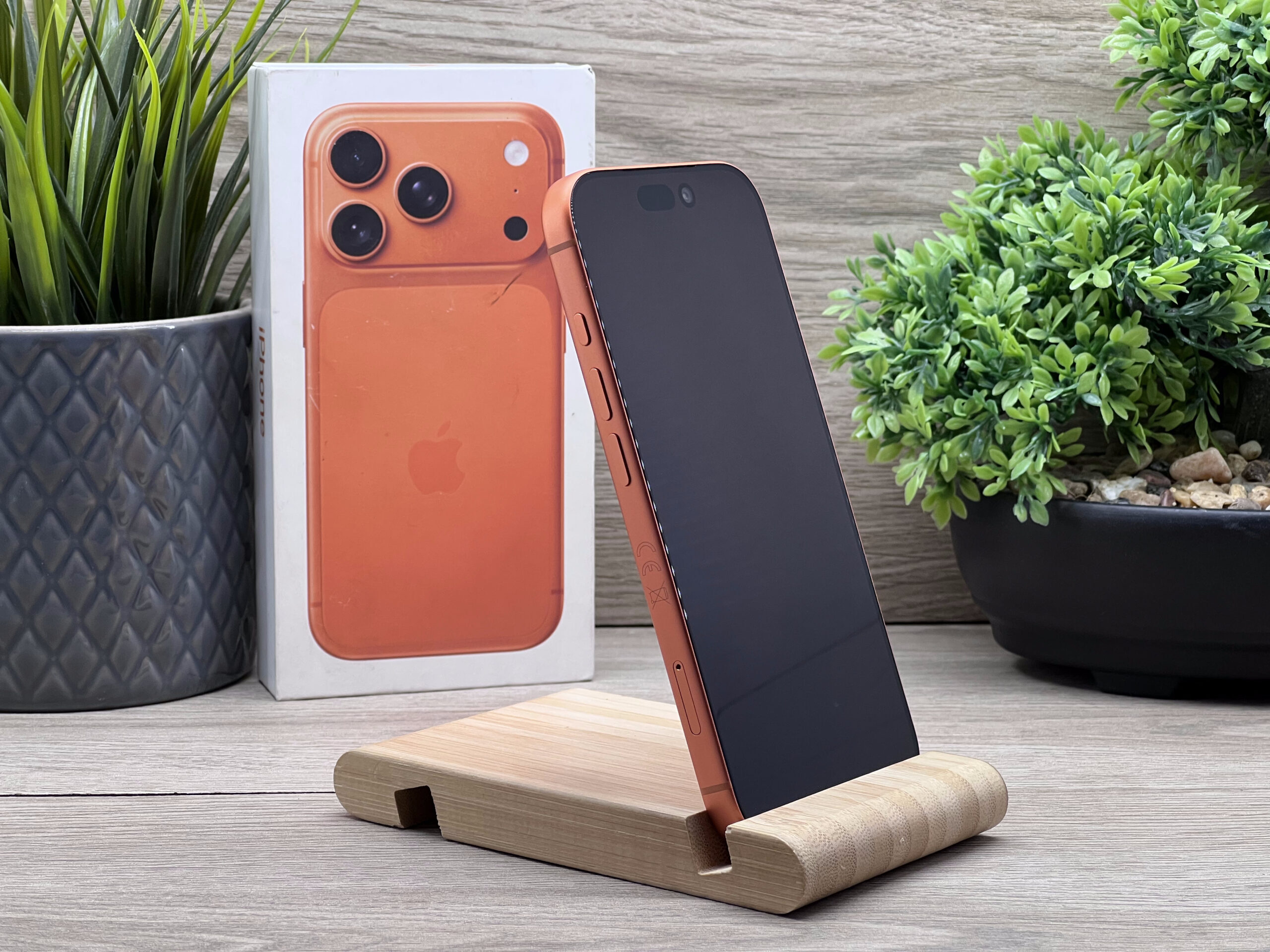Hibátlan iPhone 17 Pro Cosmic Orange 256GB 2 ÉV Garanciával 100%
