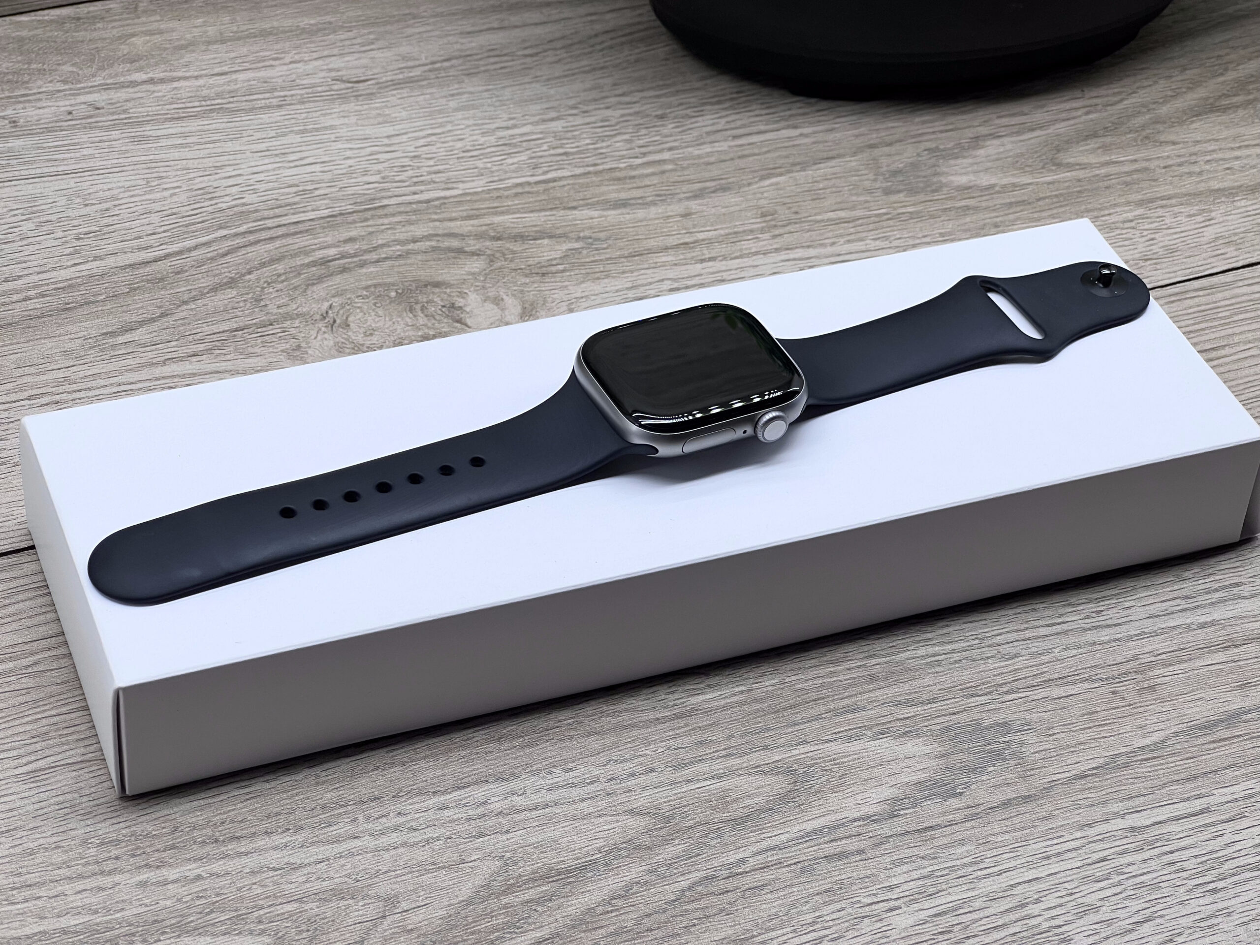 Hibátlan Apple Watch S11 Space Gray 42mm 2 ÉV Garanciával 99%