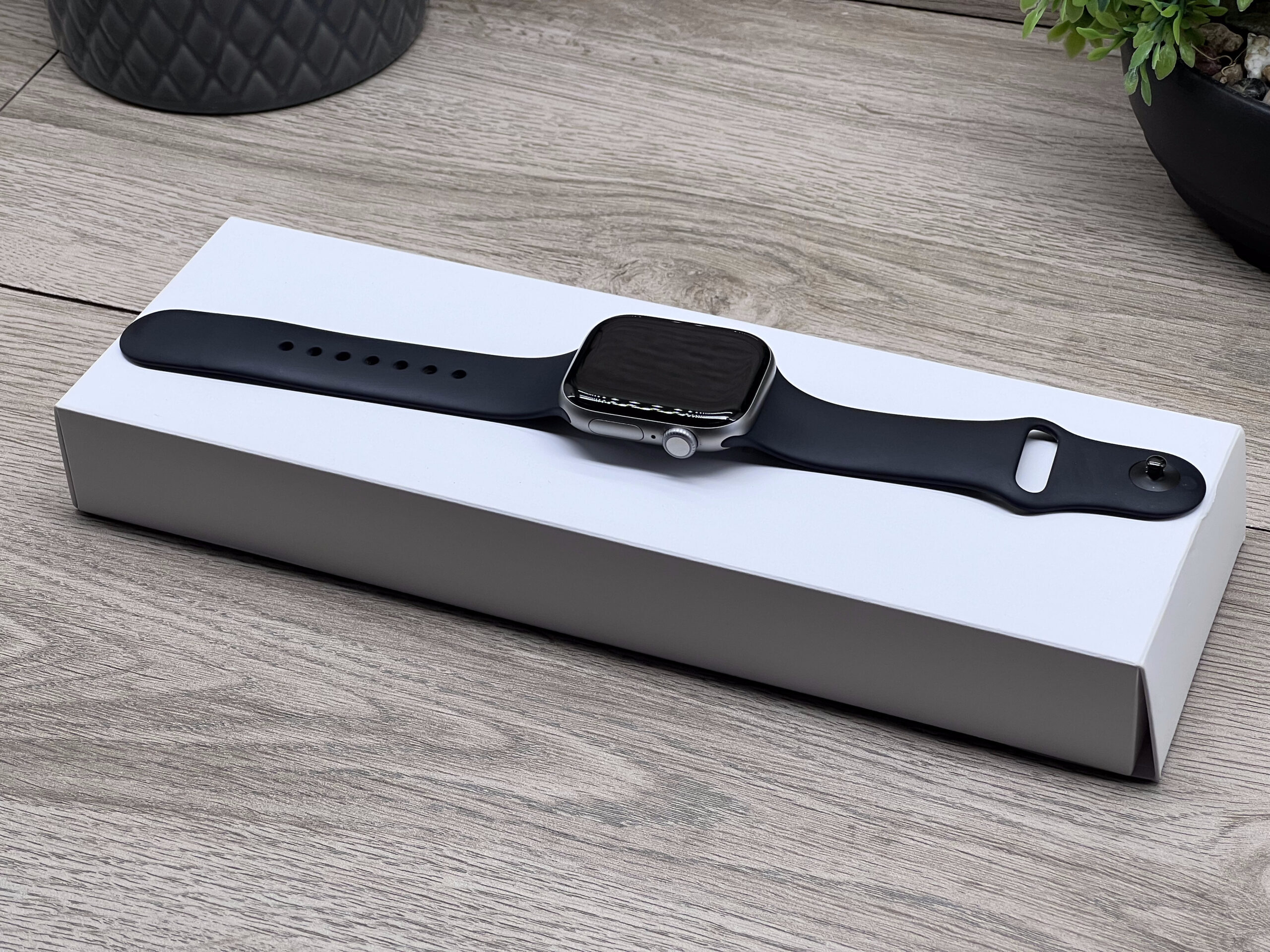Hibátlan Apple Watch S11 Space Gray 42mm 2 ÉV Garanciával 99%