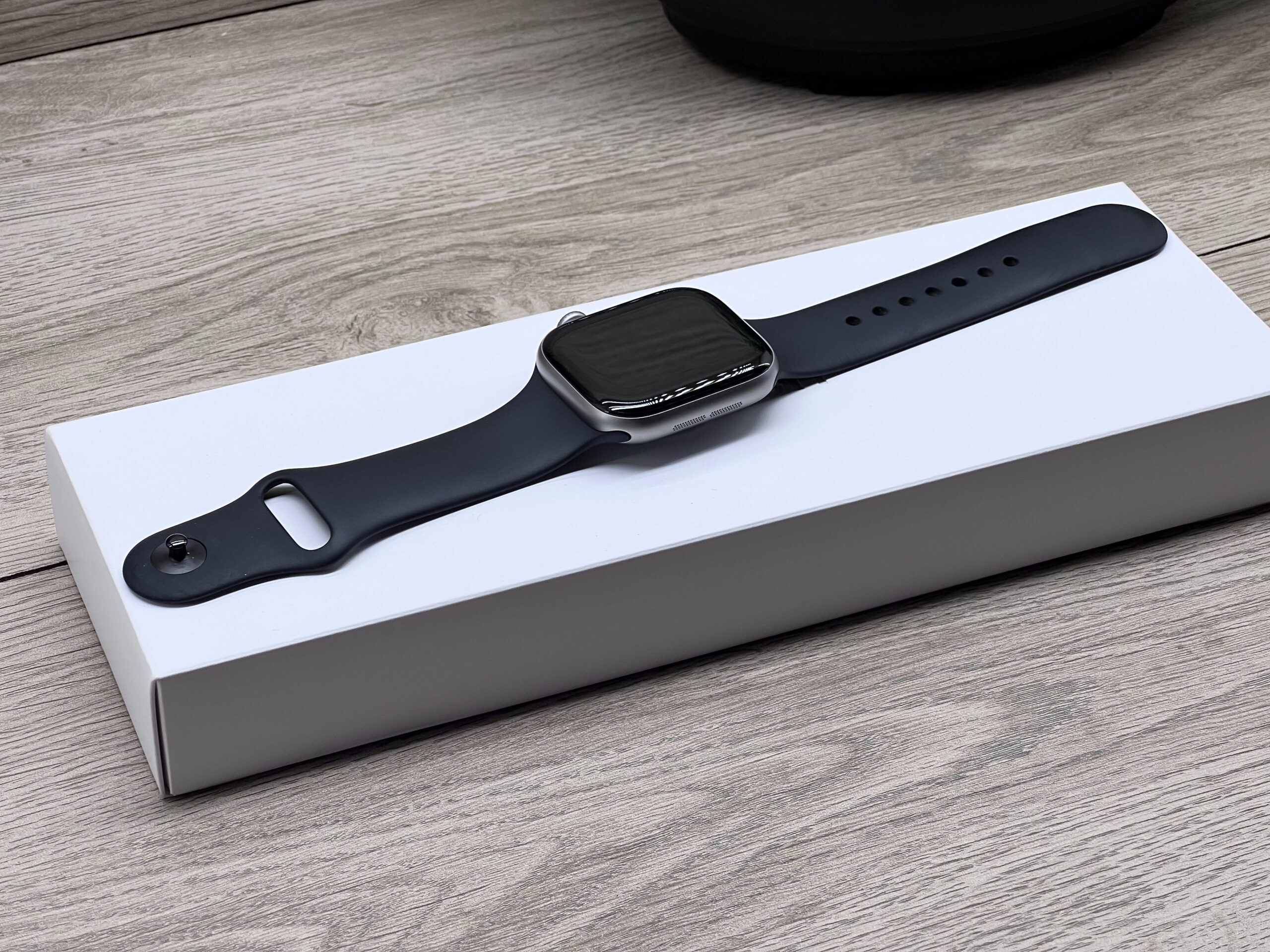 Hibátlan Apple Watch S11 Space Gray 42mm 2 ÉV Garanciával 99%