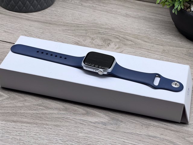 Hibátlan Apple Watch S9 Silver 41mm 2 ÉV Garanciával 90%