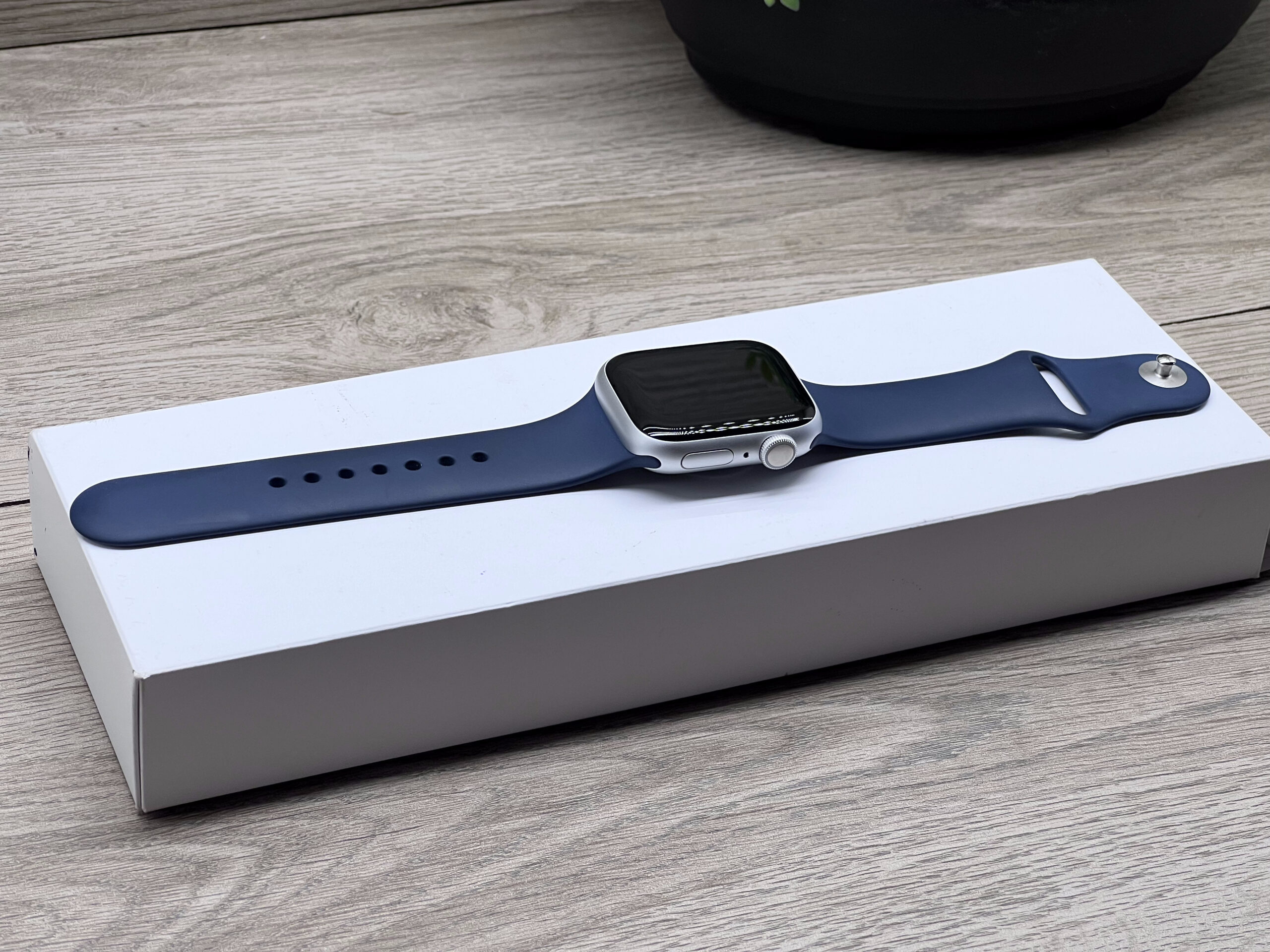 Hibátlan Apple Watch S9 Silver 41mm 2 ÉV Garanciával 90%