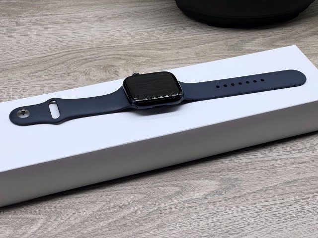 Apple Watch S8 Midnight 45mm 2 ÉV Garanciával