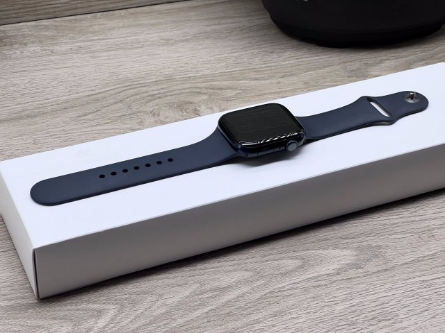 Apple Watch S8 Midnight 45mm 2 ÉV Garanciával