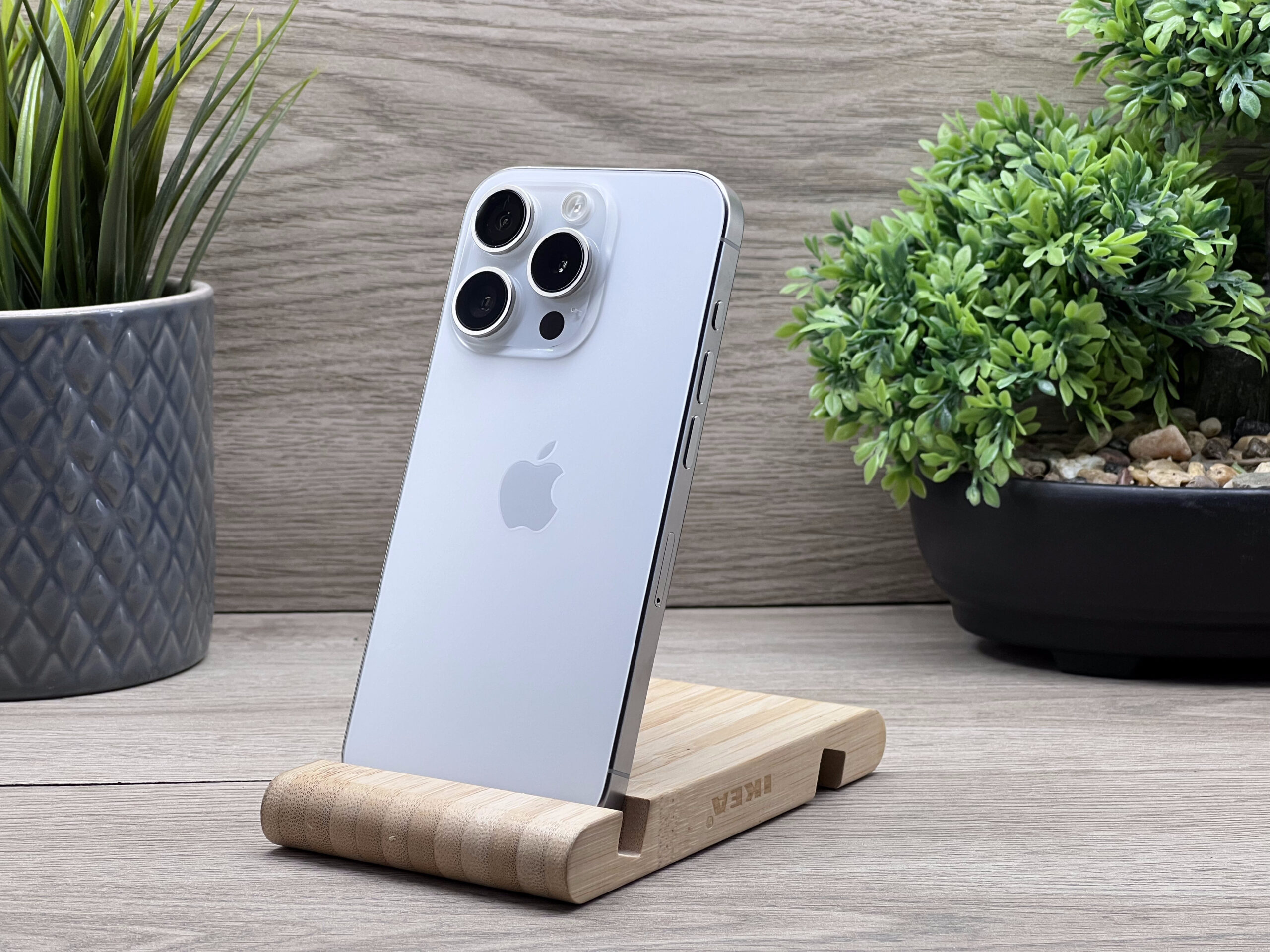 Hibátlan iPhone 15 Pro White Titanium 128GB 2 ÉV Garanciával 90%