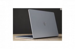 Újszerű Apple MacBook Air 15