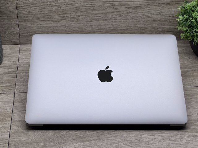 MacBook Air 2020 M1 13” 256GB 2 ÉV Garanciával