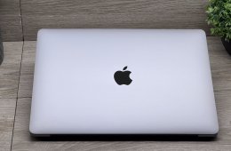 MacBook Air 2020 M1 13” 256GB 2 ÉV Garanciával