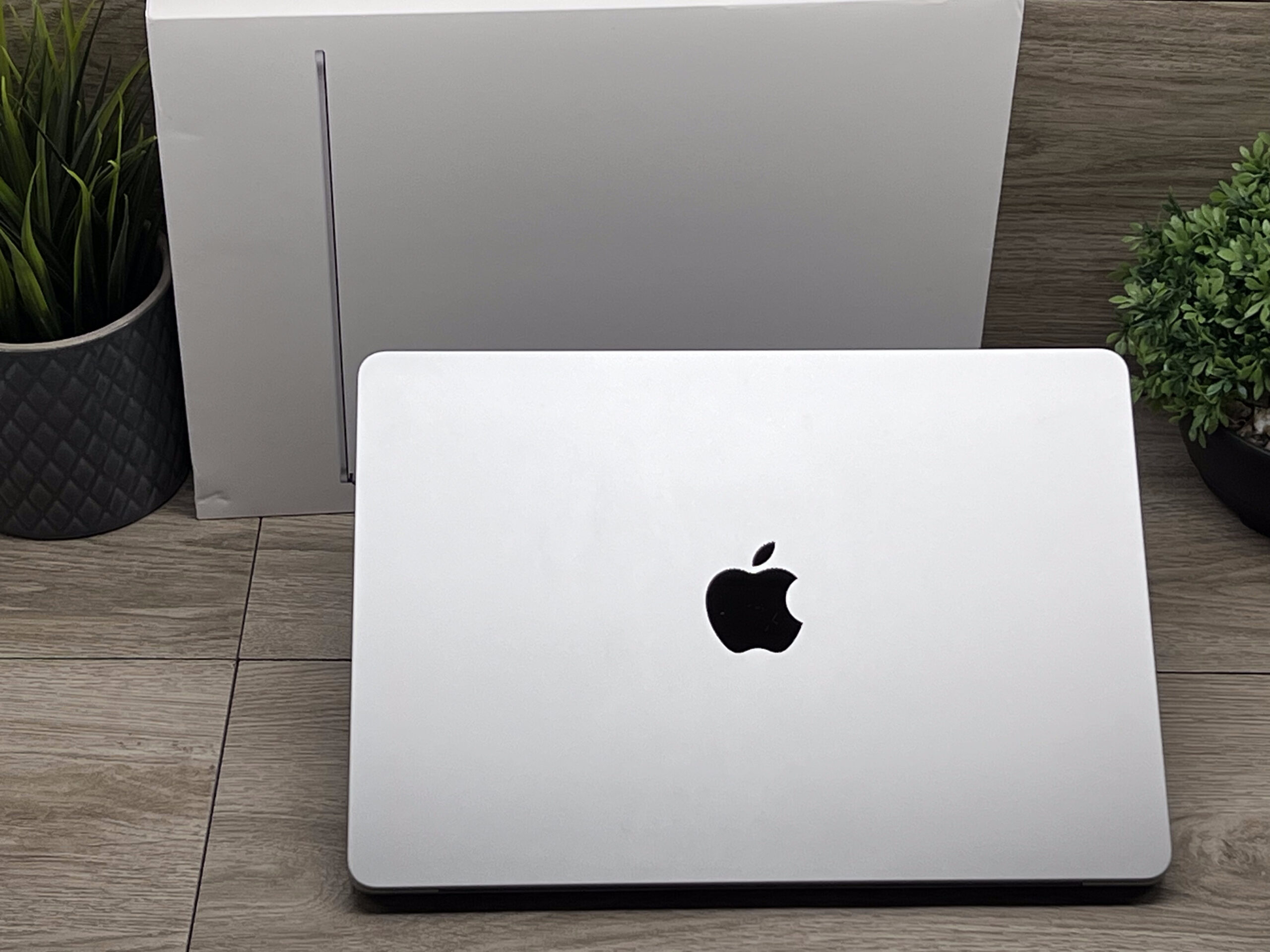Hibátlan MacBook Air 2022 M2 13” 256GB 8GB 2 ÉV Garanciával 94%