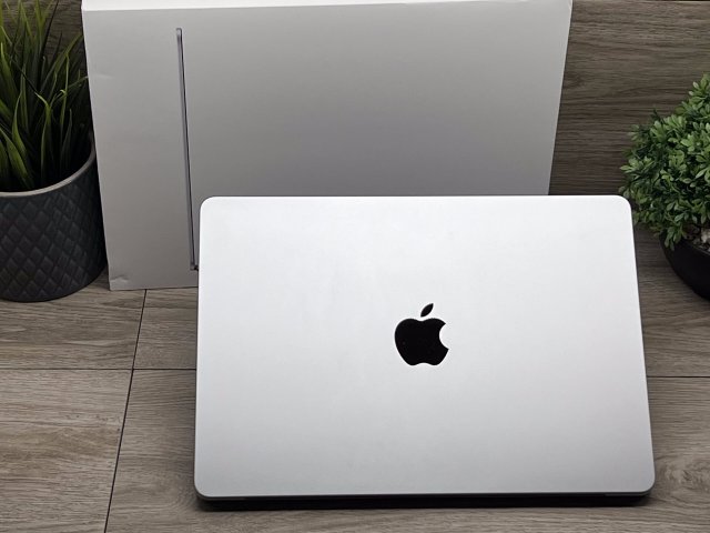 Hibátlan MacBook Air 2022 M2 13” 256GB 8GB 2 ÉV Garanciával 94%