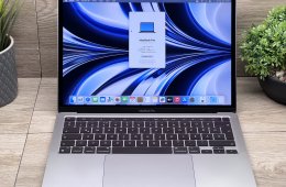 Hibátlan MacBook Pro 2022 M2 13” 512GB 8GB  2 ÉV Garanciával