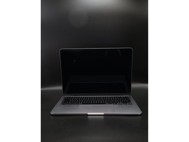 Apple MacBook Air 13″ 2022 M2 256 GB Space Gray 87% akku - 12 HÓ GARANCIA