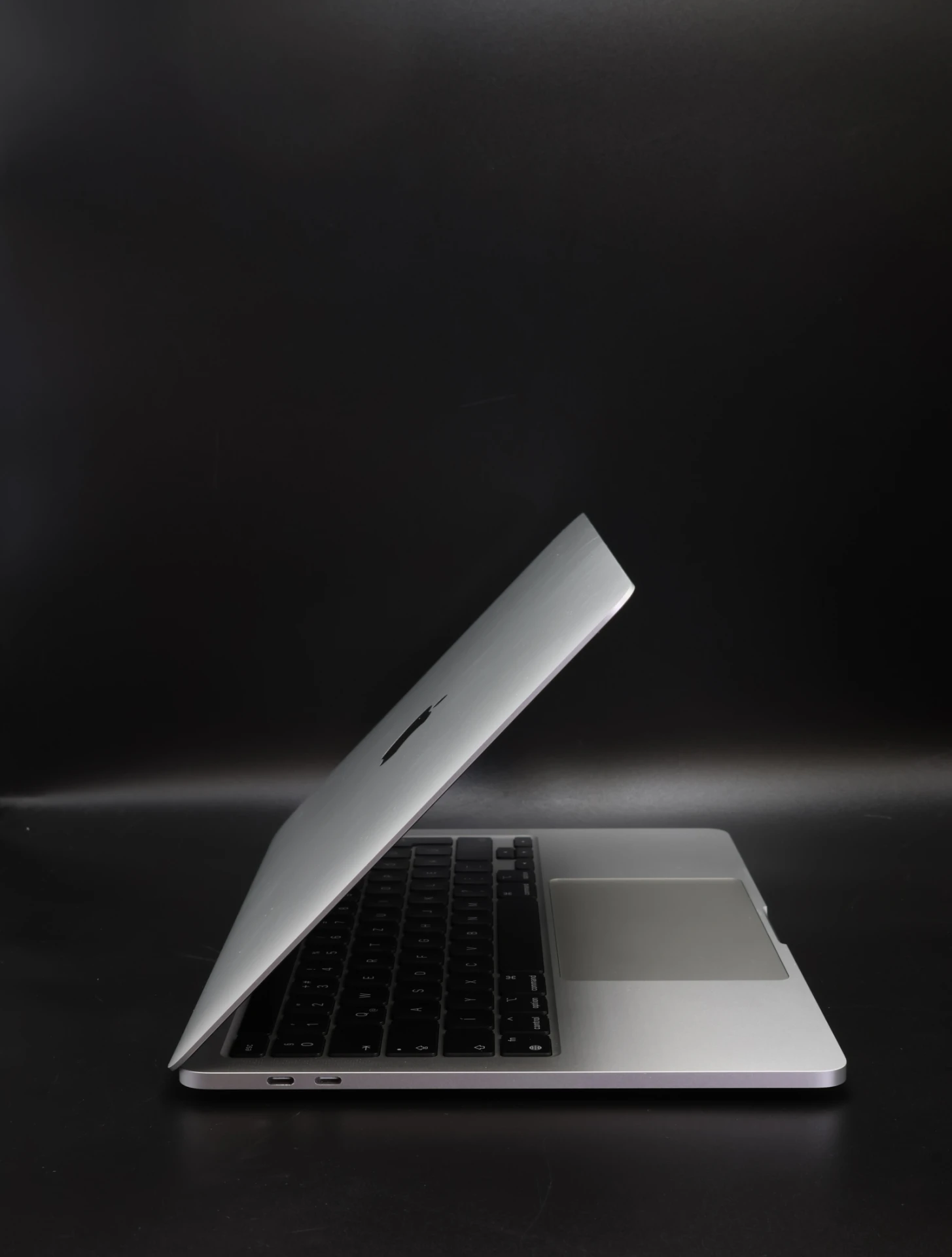 Apple MacBook Pro 13″ Touch Bar 2020 M1 512 GB Silver akku - 12 HÓ GARANCIA