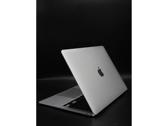 Apple MacBook Air 13″ 2020 M1 256 GB Silver 83% akku - 12 HÓ GARANCIA