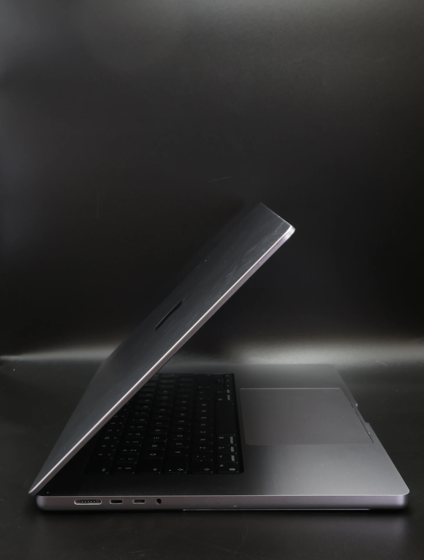 Apple MacBook Pro 16″ 2021 M1 Pro 1TB Silver 94% akku - 12 HÓ GARANCIA