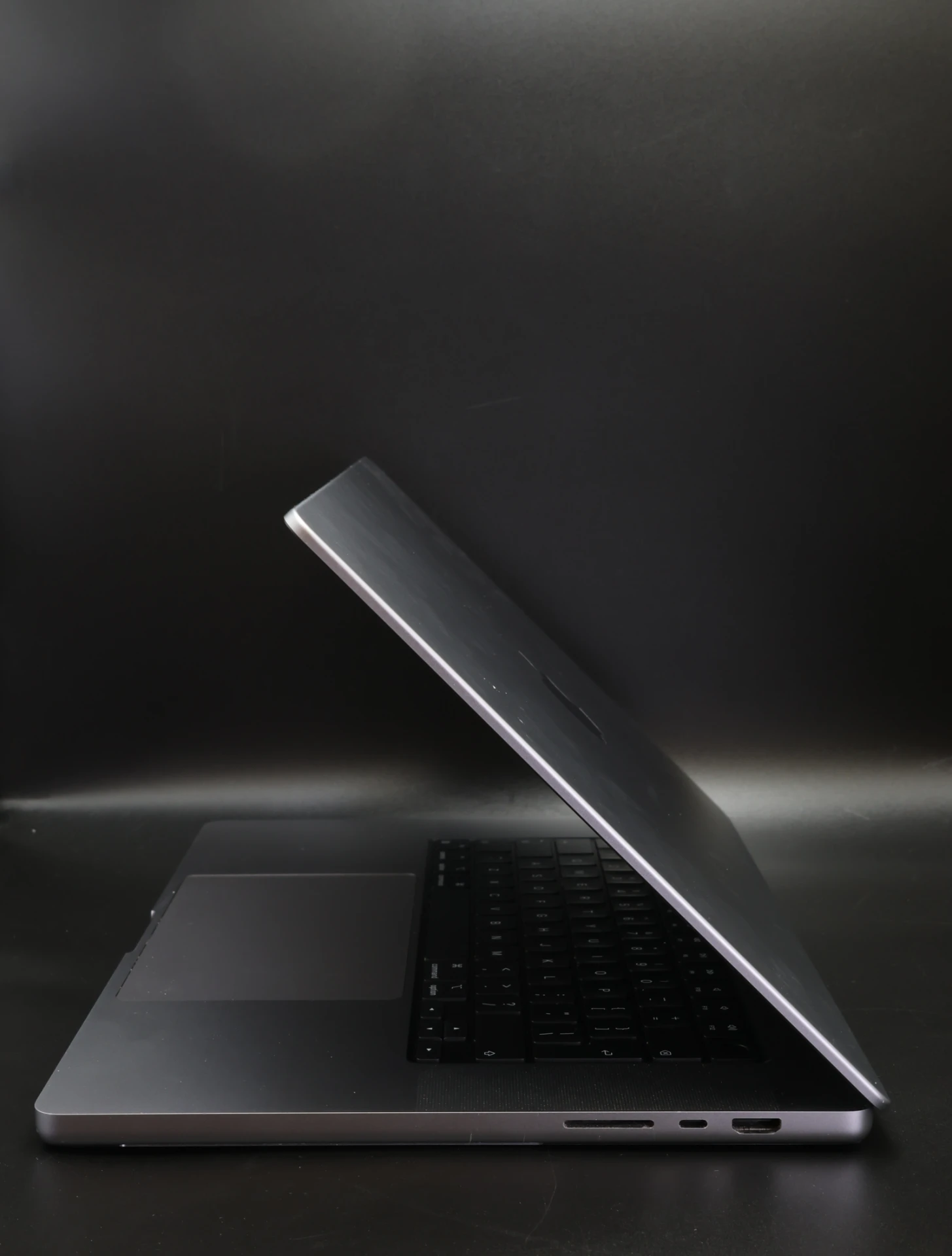 Apple MacBook Pro 16″ 2021 M1 Pro 1TB Silver 94% akku - 12 HÓ GARANCIA