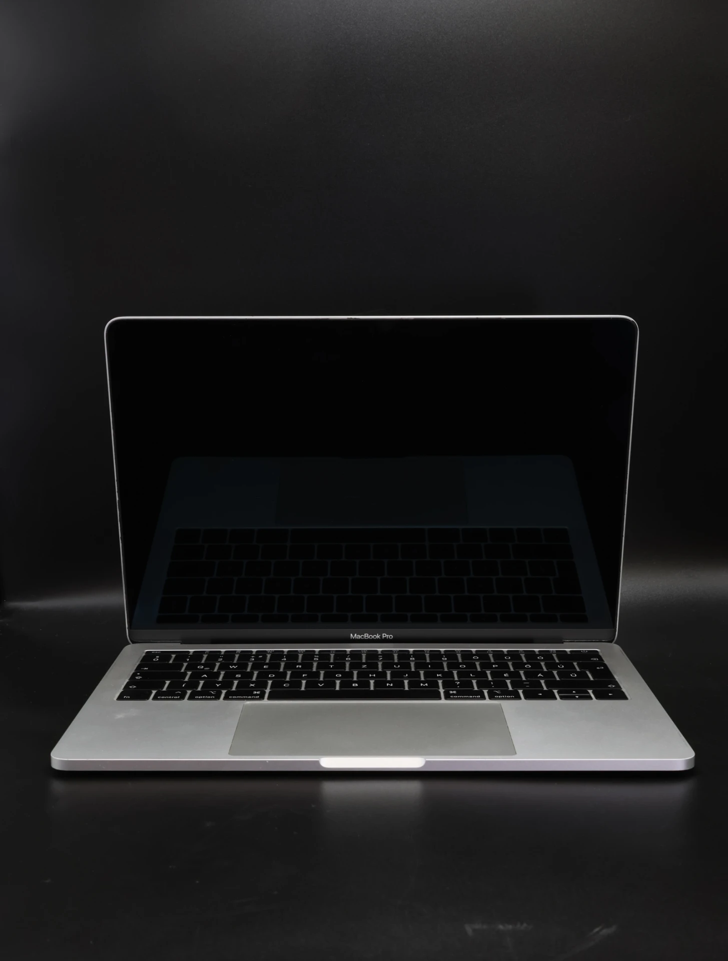 Apple MacBook Pro 13″ 2017 i5 256 GB Silver akku - 12 HÓ GARANCIA