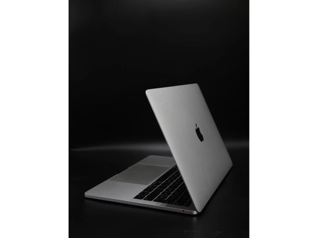 Apple MacBook Pro 13″ 2017 i5 256 GB Silver akku - 12 HÓ GARANCIA