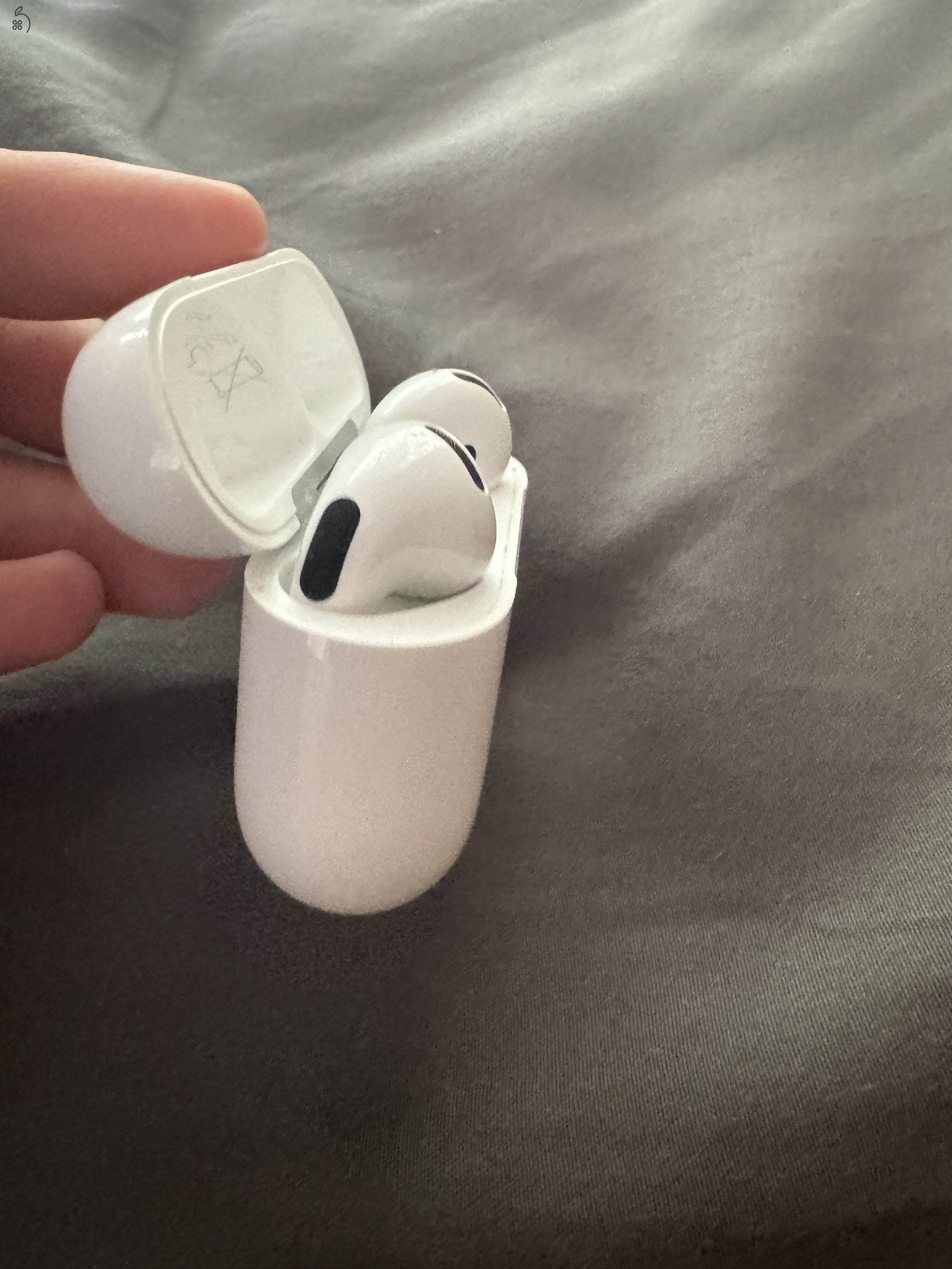 Eredeti Airpods 4