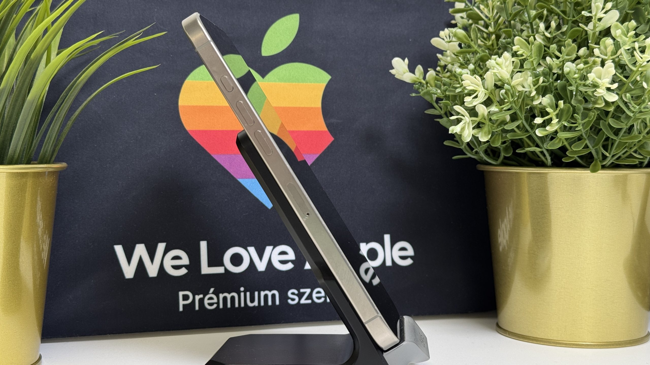 iPhone 16 Pro Max 256GB, Natúr Titán, Független, Számla, 2 Év Garancia, 89%