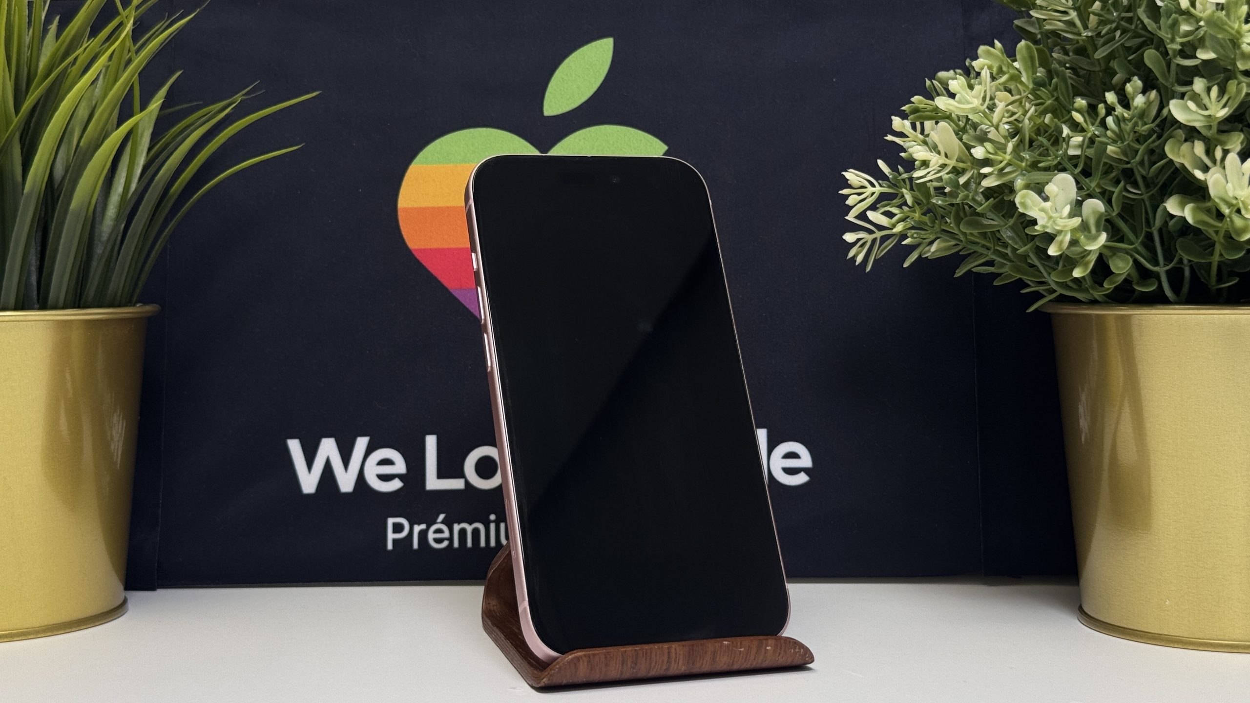 iPhone 15 256GB, Rózsaszín, Független, Számla, 2 Év Garancia, 88%