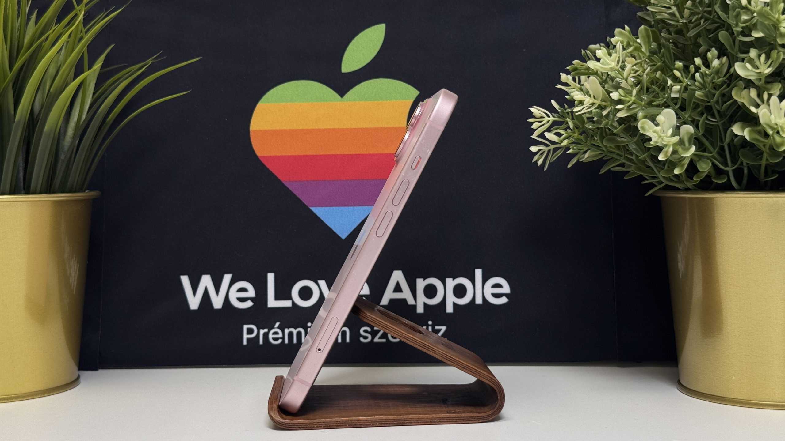 iPhone 15 256GB, Rózsaszín, Független, Számla, 2 Év Garancia, 88%