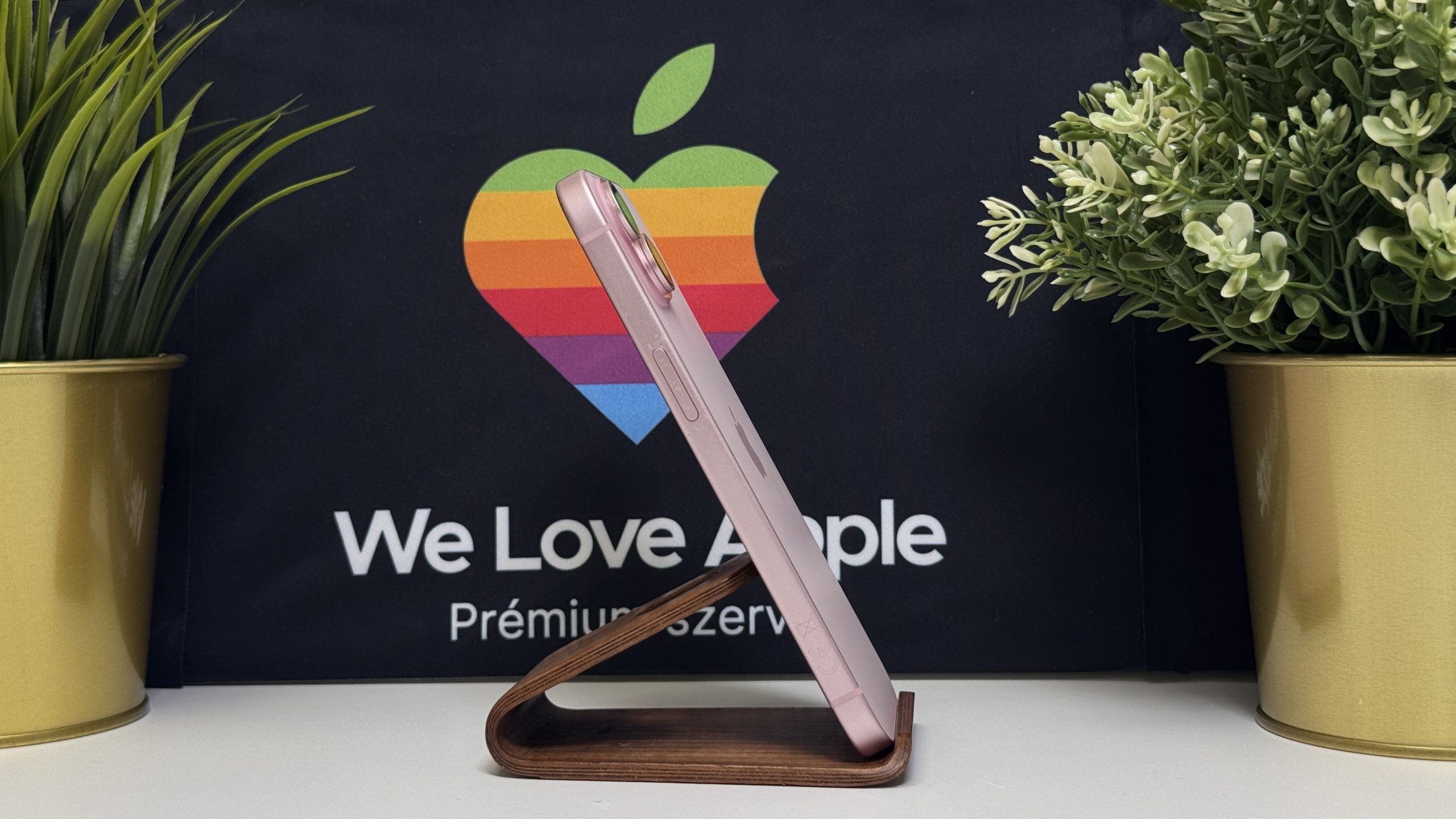 iPhone 15 256GB, Rózsaszín, Független, Számla, 2 Év Garancia, 88%