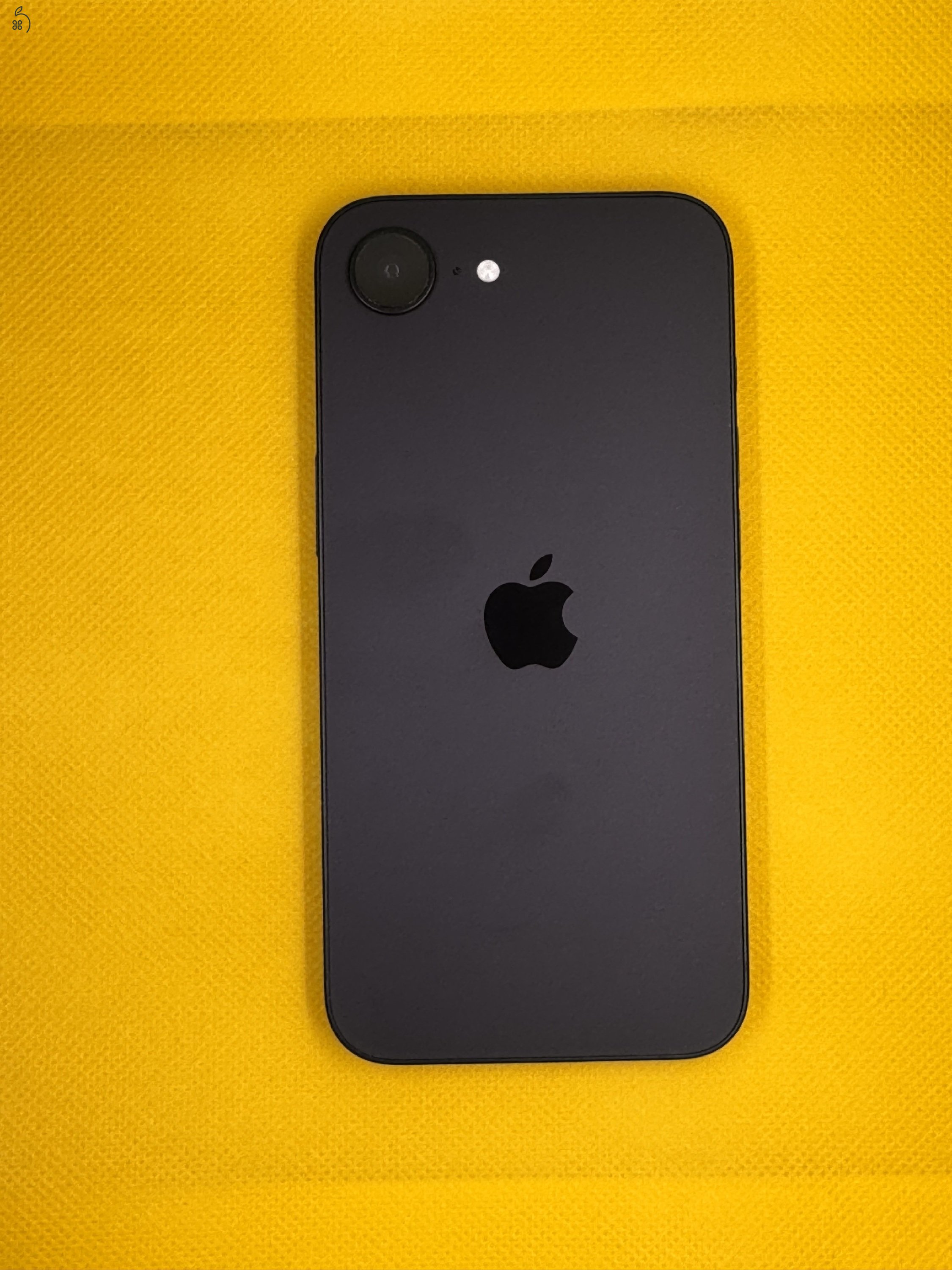Eladó szép állapotú iPhone16e