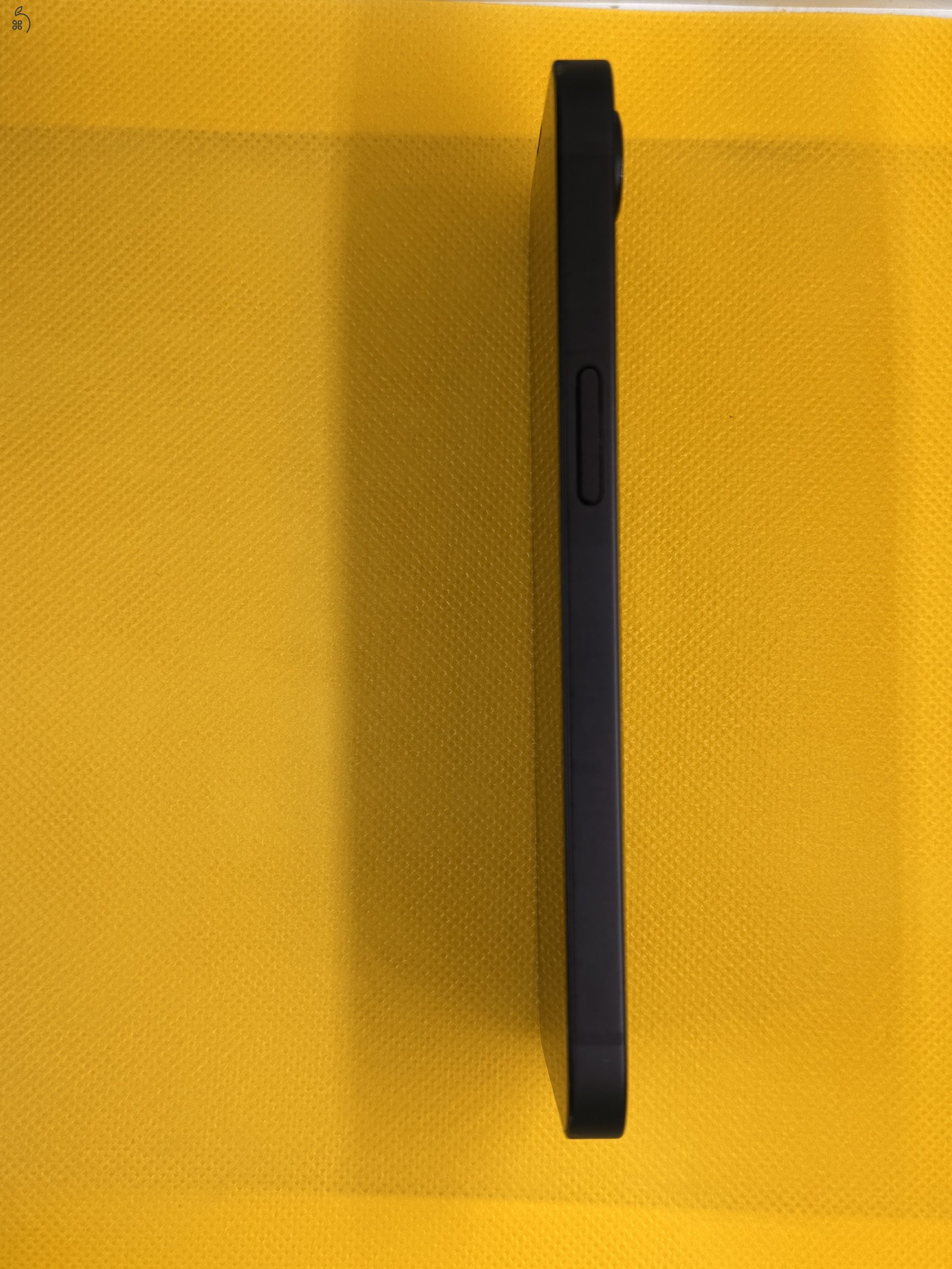 Eladó szép állapotú iPhone16e