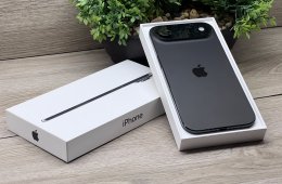 Hibátlan iPhone Air Space Black 256GB 2 ÉV Garanciával 96%