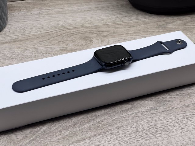 Apple Watch S8 Midnight 45mm 2 ÉV Garanciával