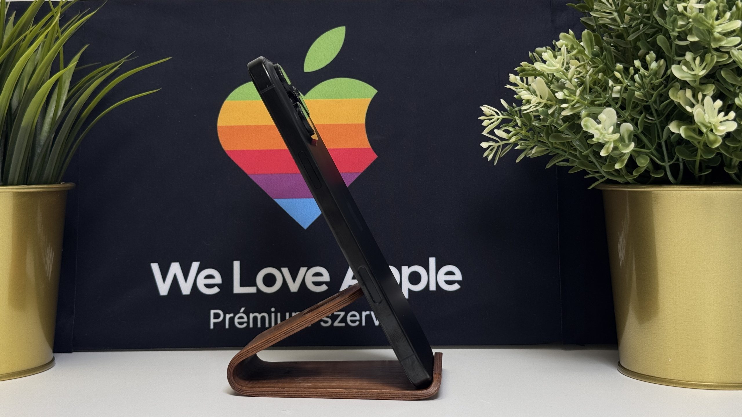 iPhone 16 Pro Max 512GB, Fekete Titán, Független, Számla, 2 Év Garancia, 97%