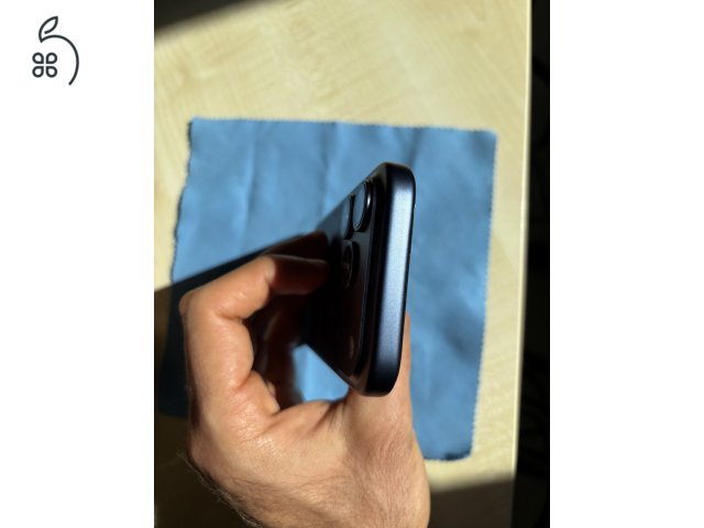 iPhone 17 Pro Deep Blue, 256 GB, Újszerű