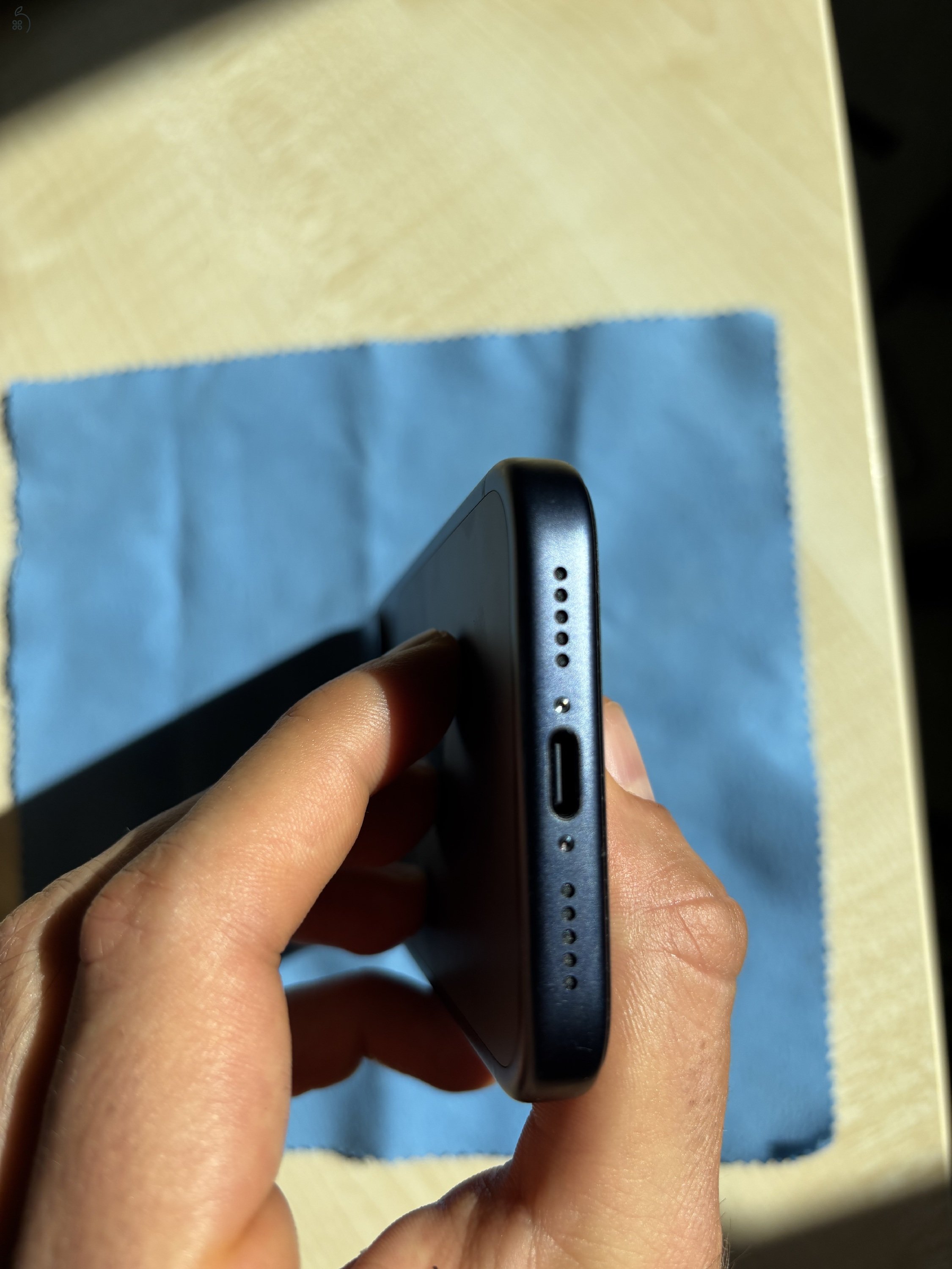 iPhone 17 Pro Deep Blue, 256 GB, Újszerű