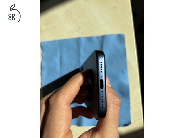 iPhone 17 Pro Deep Blue, 256 GB, Újszerű