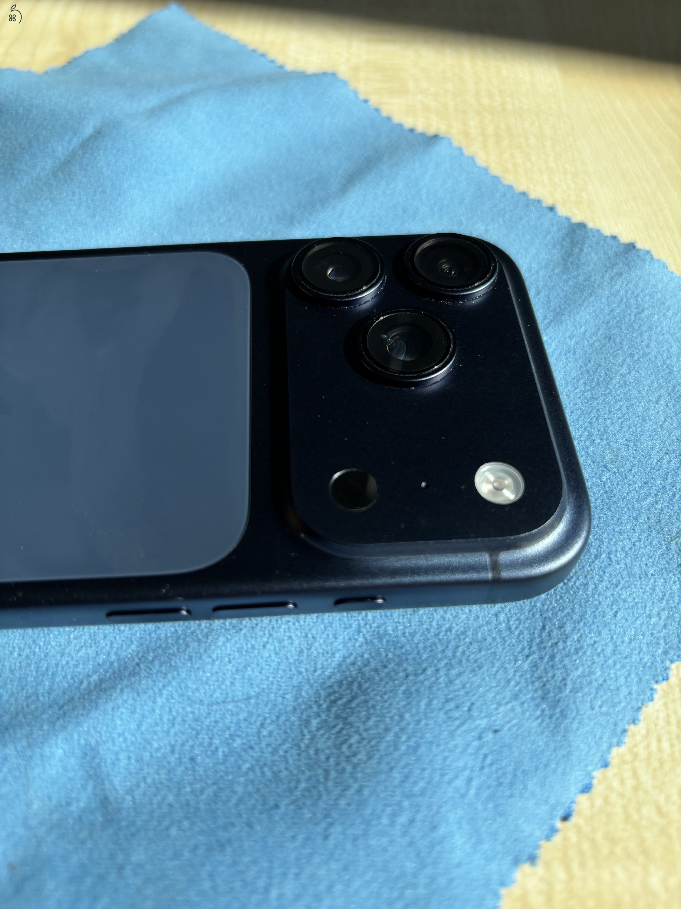 iPhone 17 Pro Deep Blue, 256 GB, Újszerű