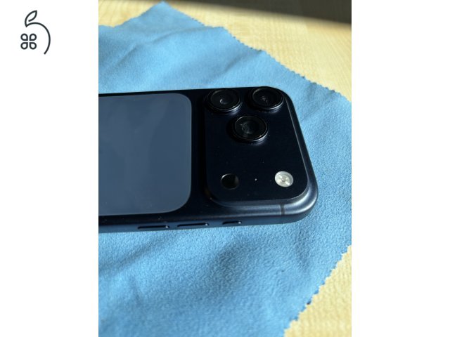 iPhone 17 Pro Deep Blue, 256 GB, Újszerű